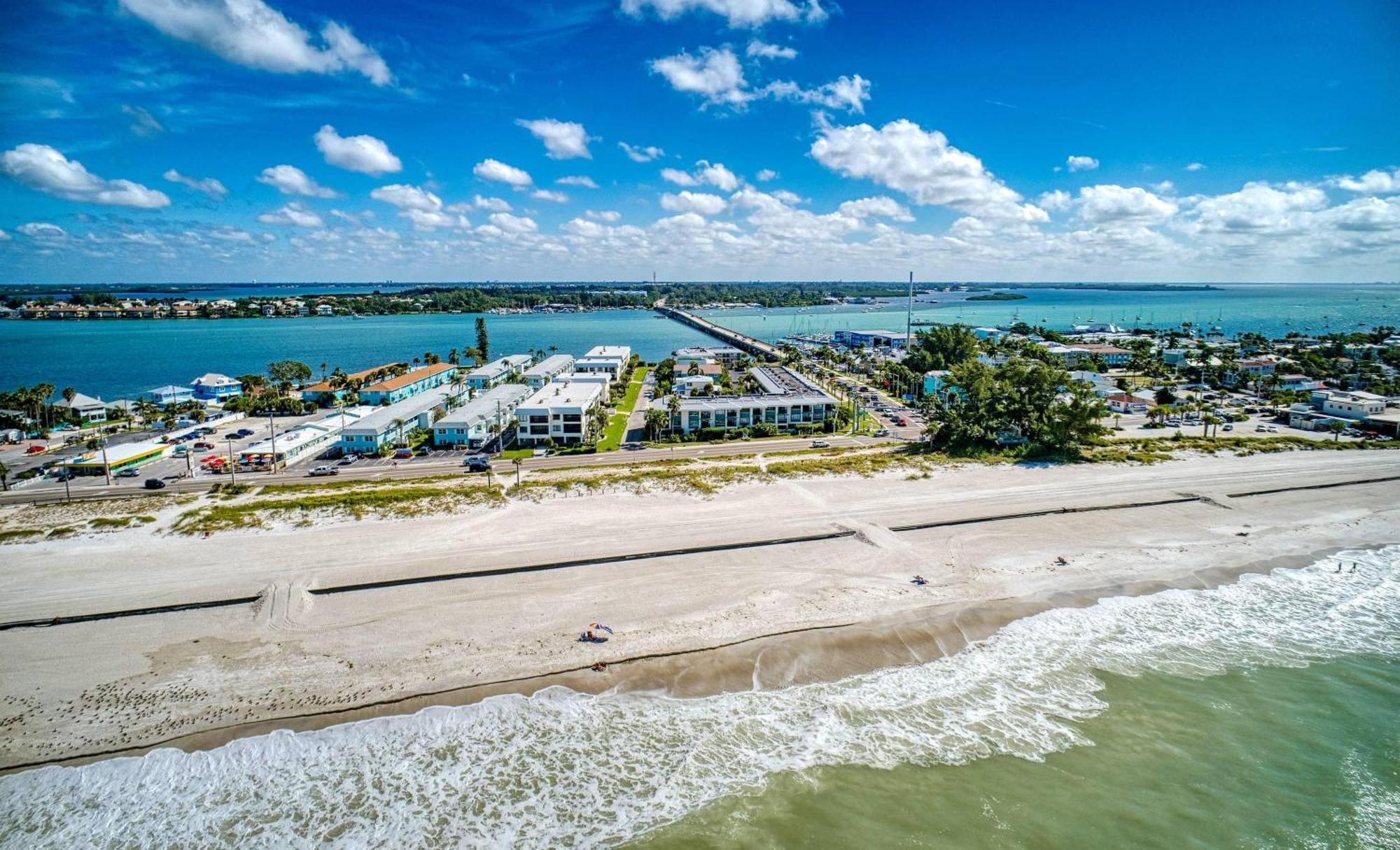 Anna Maria Island Beach Palace Bradenton Beach Exterior photo