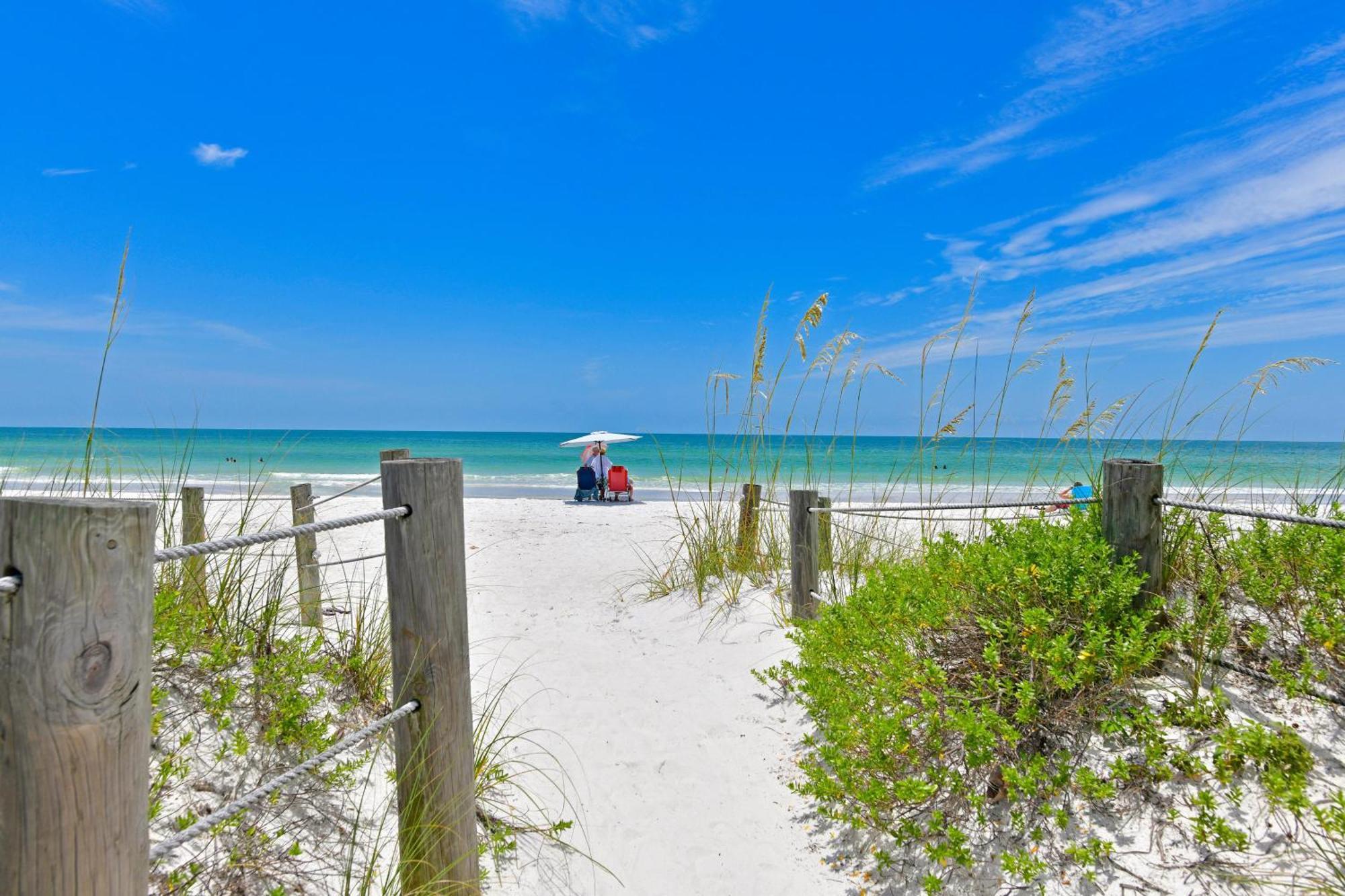 Anna Maria Island Beach Palace Bradenton Beach Exterior photo